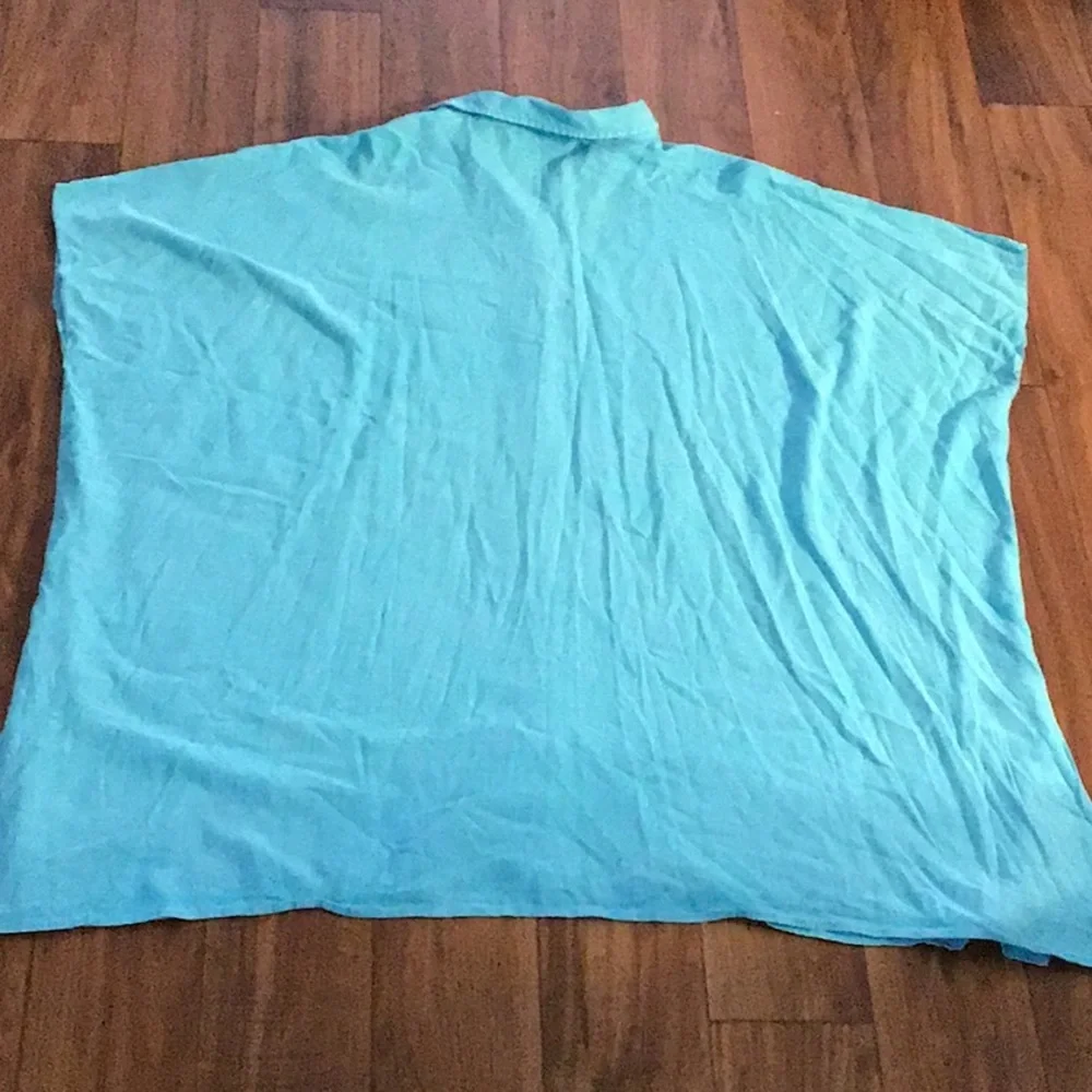 $13 TGIF🧁Wknd Sale Easel blue tunic NWT 2X - Picture 4 of 4